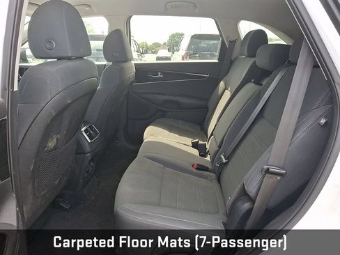 Used 2019 Kia Sorento AWD V6 image 12