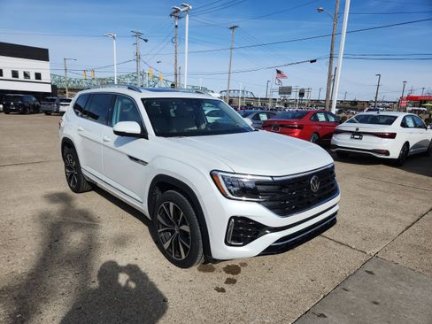 New 2026 Volkswagen Atlas SEL Premium R-Line image 7