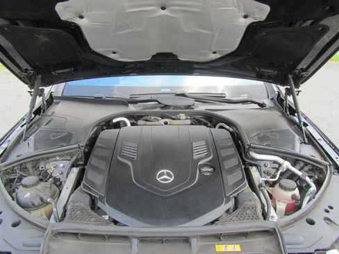 Used 2022 Mercedes-Benz S 580 4MATIC Sedan w/ AMG Line Package image 25