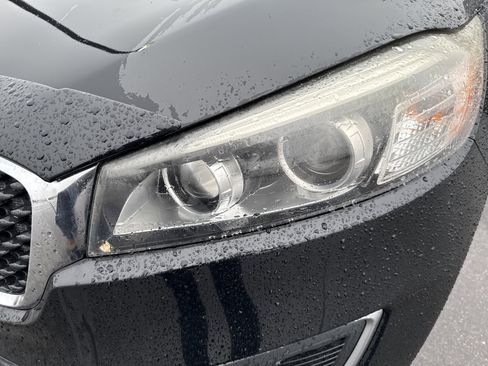 Used 2016 Kia Sorento LX w/ LX Convenience Package image 10