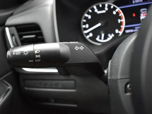 Used 2024 Nissan Rogue S FWD image 25