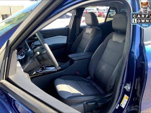 Used 2024 Chevrolet Trax LT FWD image 24