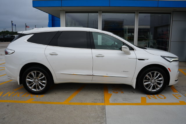 Used 2024 Buick Enclave Avenir w/ Avenir Technology Package AWD/4WD image 35