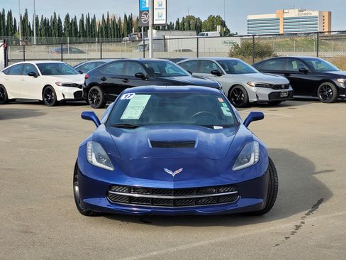 Used 2017 Chevrolet Corvette Stingray Coupe w/ 1LT image 2
