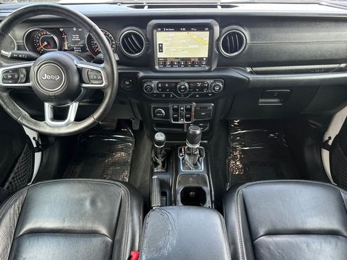 Used 2020 Jeep Gladiator Overland AWD/4WD image 3