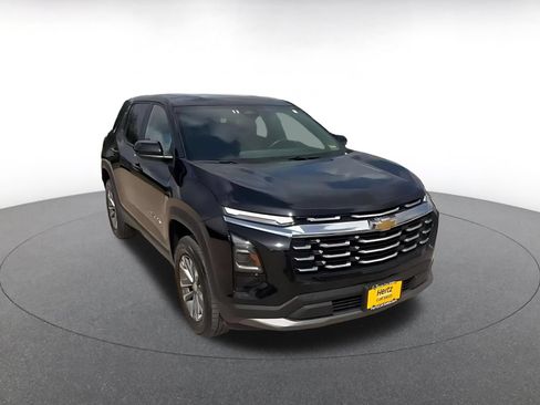 Used 2025 Chevrolet Equinox LT FWD image 3