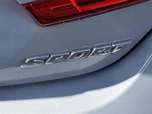Used 2022 Honda Accord Sport image 4