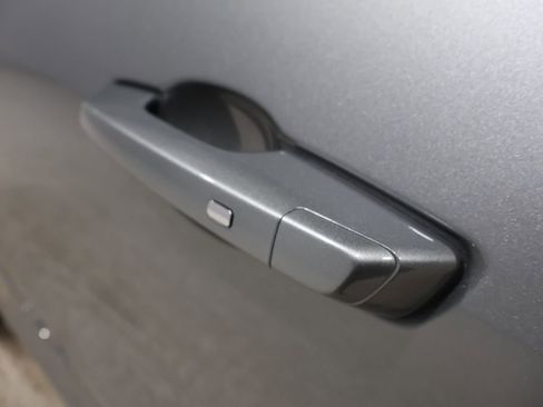 Used 2024 Chevrolet Traverse LT image 8