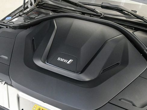 Used 2023 BMW i4 eDrive40 w/ M Sport Package RWD image 26