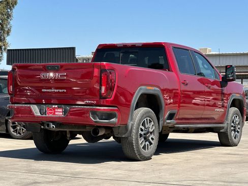 Used 2022 GMC Sierra 2500 AT4 w/ AT4 Premium Plus Package AWD/4WD image 3