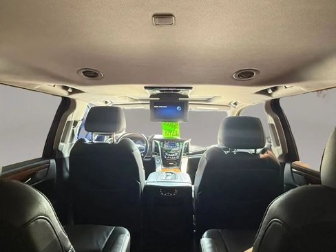 Used 2016 Cadillac Escalade Premium RWD image 13
