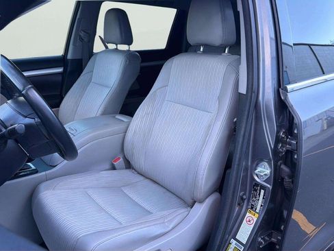 Used 2017 Toyota Highlander Plus image 13