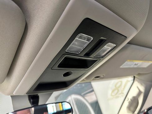 Used 2018 RAM 1500 Express image 18