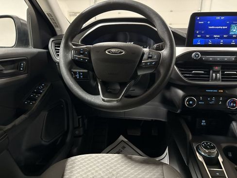 Used 2022 Ford Escape SE image 19