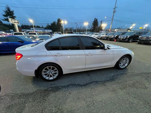 Used 2017 BMW 320i Sedan image 6