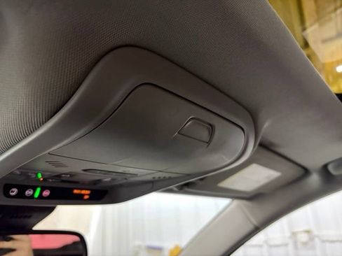 Used 2018 Chevrolet Equinox Premier AWD/4WD image 47