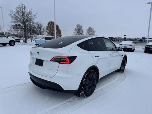 Used 2025 Tesla Model Y Long Range image 9