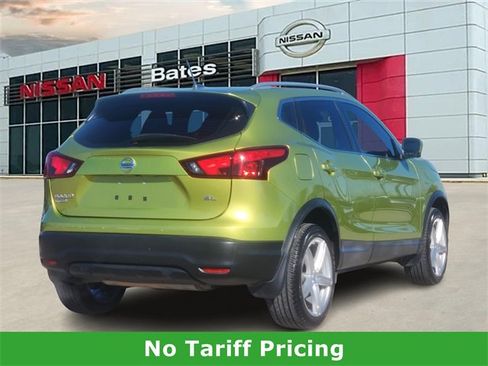 Used 2017 Nissan Rogue Sport SL w/ SL Premium Package image 4