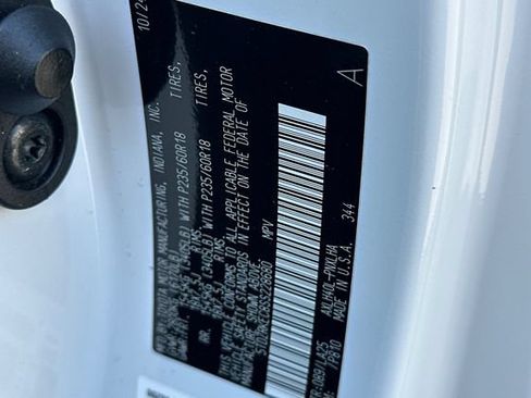 Certified 2025 Toyota Sienna Limited FWD image 36