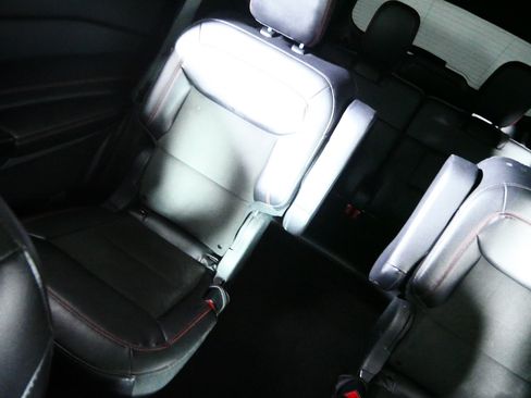 Used 2023 Ford Explorer ST-Line w/ Class IV Trailer Tow Package AWD/4WD image 12