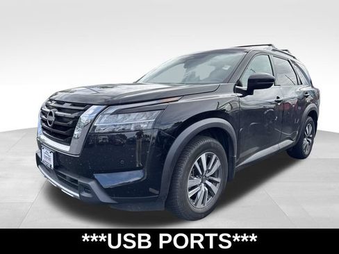Used 2023 Nissan Pathfinder SL AWD/4WD image 3