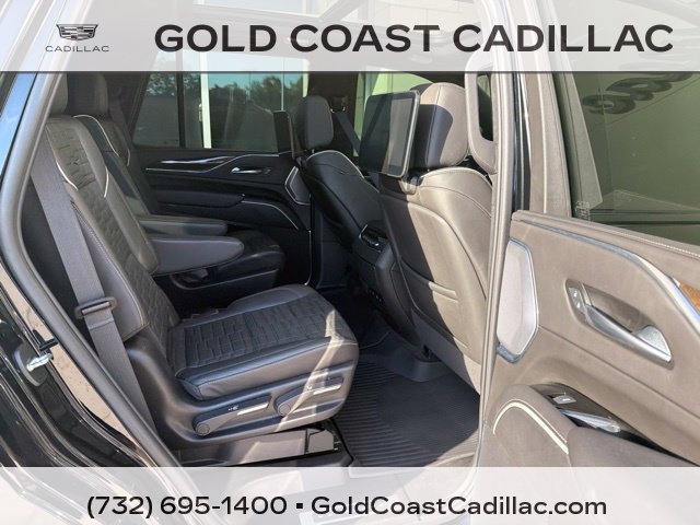 Certified 2024 Cadillac Escalade Sport Platinum w/ LPO, ONYX Package AWD/4WD image 9