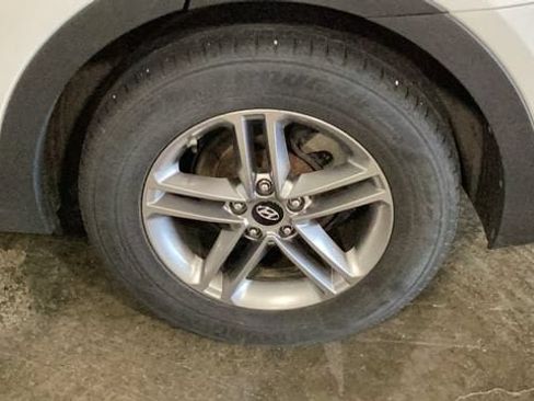 Used 2017 Hyundai Santa Fe Sport AWD/4WD image 7
