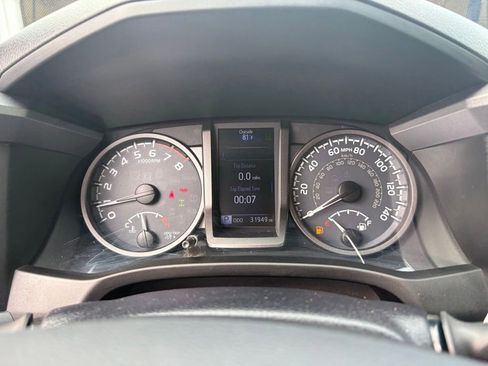 Used 2018 Toyota Tacoma TRD Off-Road AWD/4WD image 21