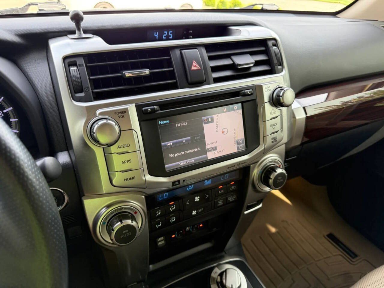 Used 2017 Toyota 4Runner Limited AWD/4WD image 23
