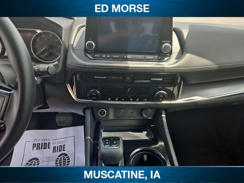 Used 2022 Nissan Rogue SV AWD/4WD image 15