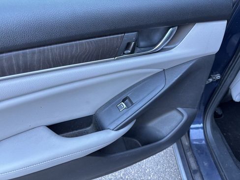 Used 2018 Honda Accord EX-L image 6