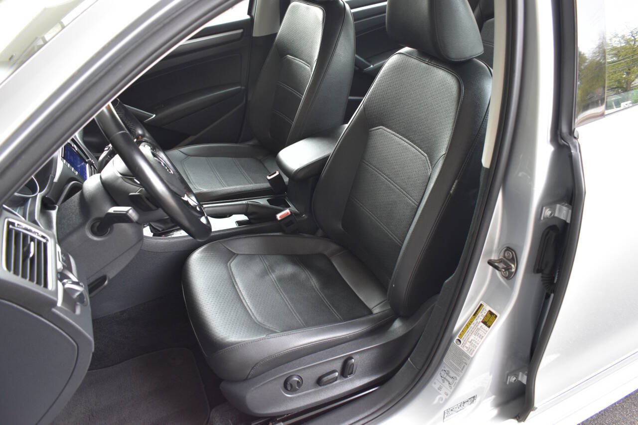 Used 2017 Volkswagen Passat 1.8T R-Line FWD image 18