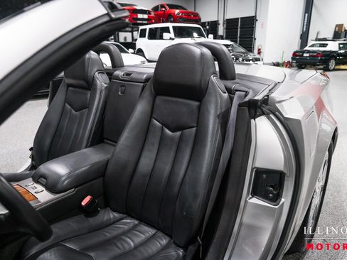 Used 2004 Cadillac XLR RWD image 18