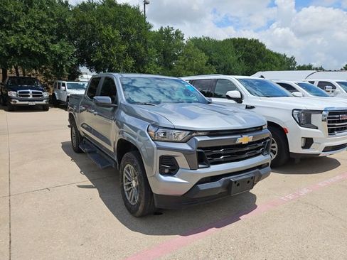 Used 2024 Chevrolet Colorado LT w/ LT Convenience Package RWD image 3