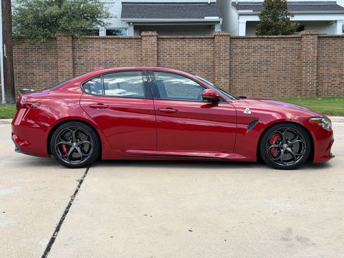 Used 2017 Alfa Romeo Giulia Quadrifoglio RWD image 11