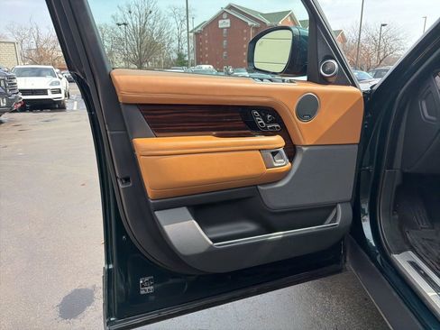Used 2020 Land Rover Range Rover Long Wheelbase Autobiography image 18