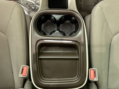 Used 2018 Chrysler Pacifica Touring Plus FWD image 22
