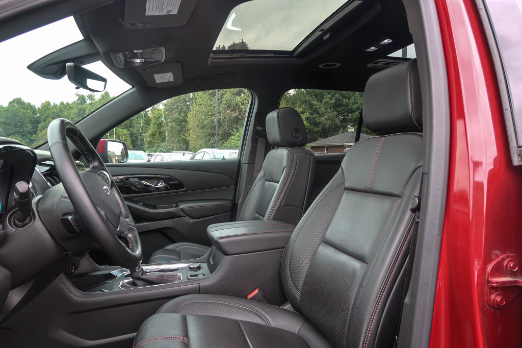 Used 2023 Chevrolet Traverse RS AWD/4WD image 28