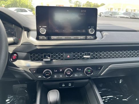 Used 2024 Honda Accord EX image 11