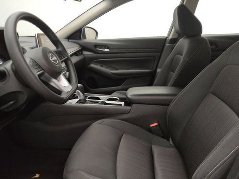 Used 2024 Nissan Altima 2.5 SV image 17