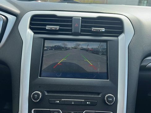 Used 2016 Ford Fusion SE image 22