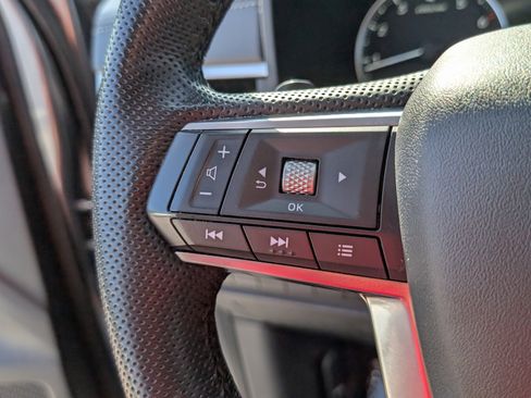 Used 2023 Mitsubishi Outlander SE image 21