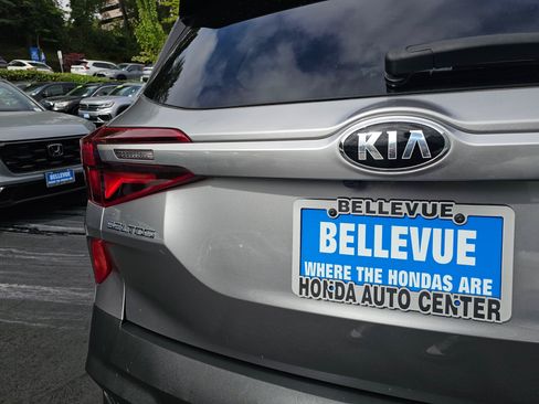 Used 2021 Kia Seltos LX AWD/4WD image 15