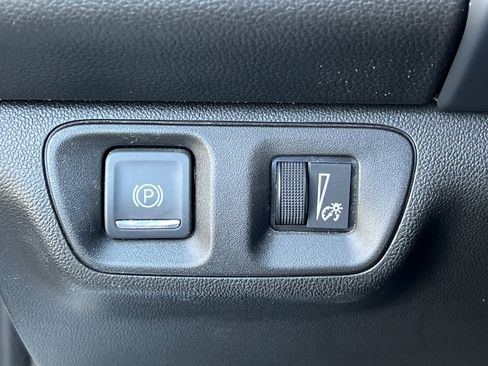 Used 2023 GMC Acadia SLT image 38