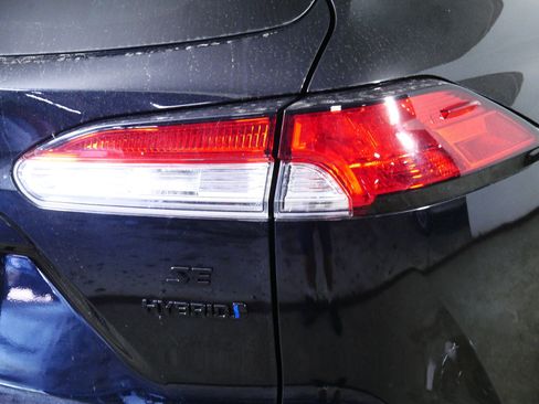 Used 2024 Toyota Corolla Cross AWD Hybrid image 17