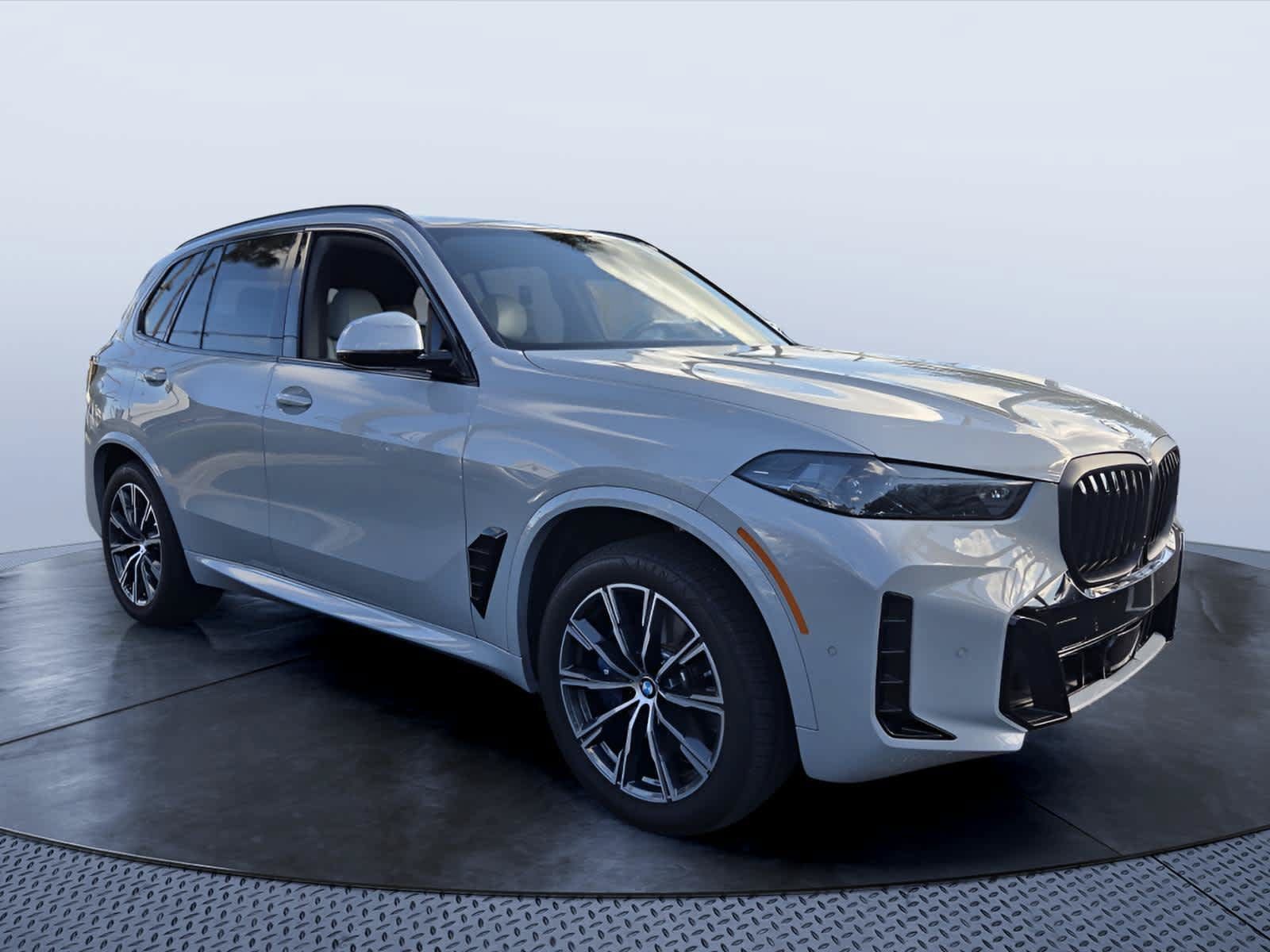Used 2025 BMW X5 sDrive40i w/ M Sport Package RWD image 1