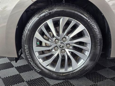 Used 2017 Toyota Corolla XLE w/ Carpet Mat Package (TMS) image 11