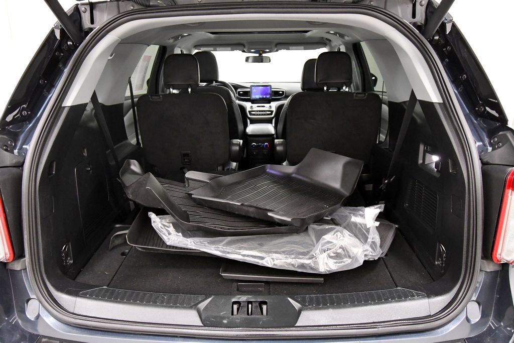 Used 2023 Ford Explorer XLT w/ Equipment Group 202A AWD/4WD image 7
