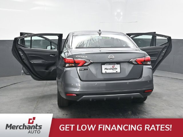 Used 2025 Nissan Versa SV FWD image 39