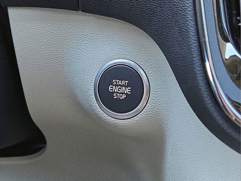 New 2026 Volvo XC40 B5 Plus w/ Protection Package Premier image 31